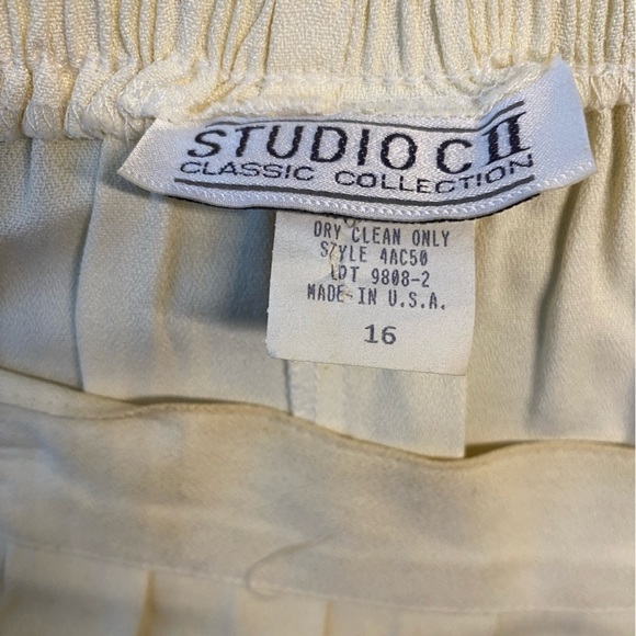 Studio C Classic Pleated Maxi Skirt (Size:16, Color:Cream) - Picture 3 of 4